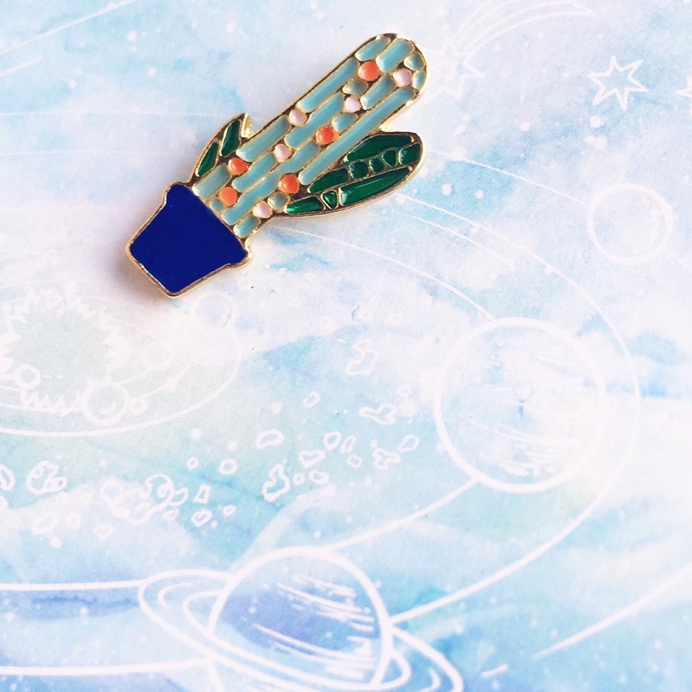 ✨ Flowering cactus Pin ✨ - Picture 4 of 5